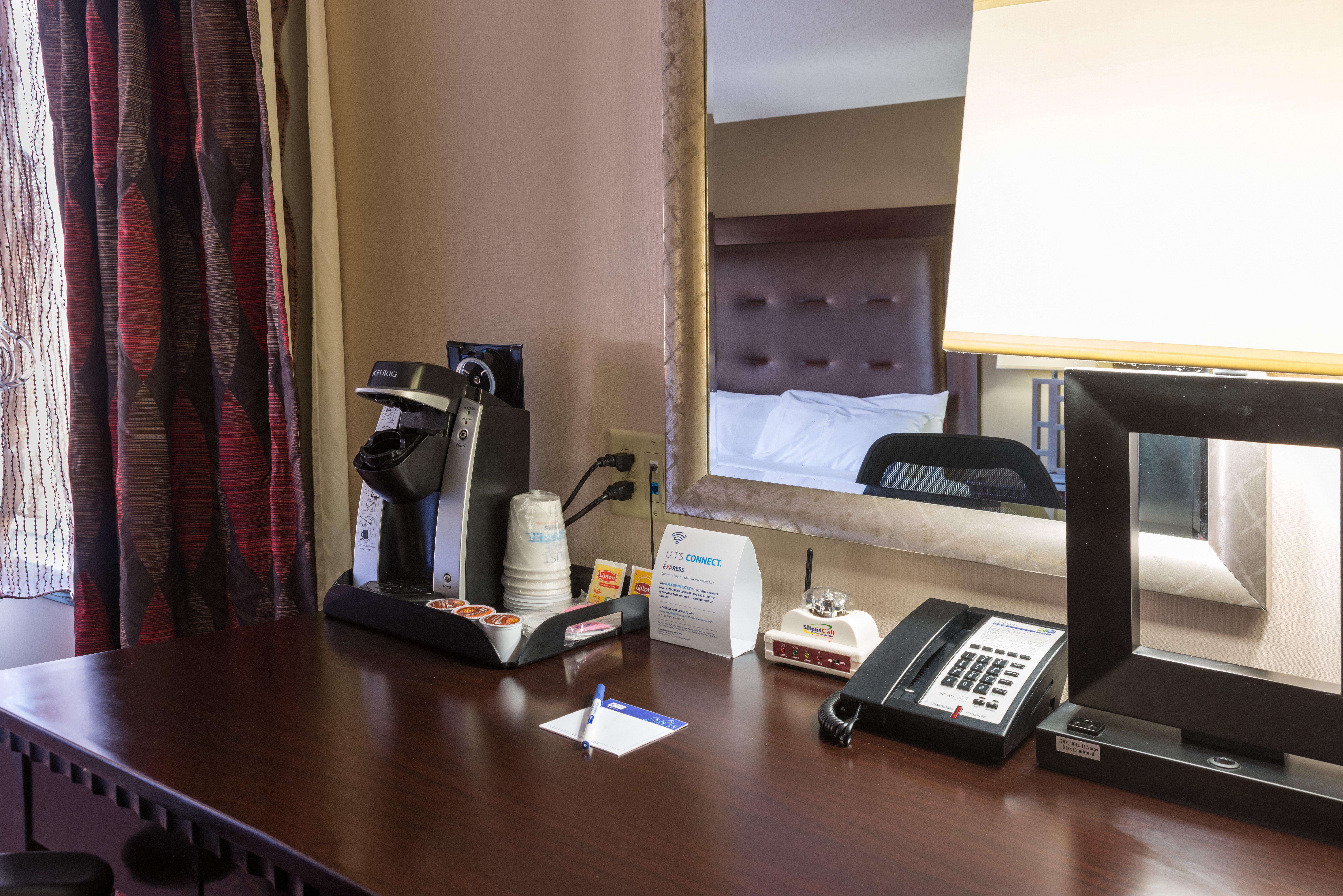 Holiday Inn Express Hartford-Newington By Ihg Exterior foto