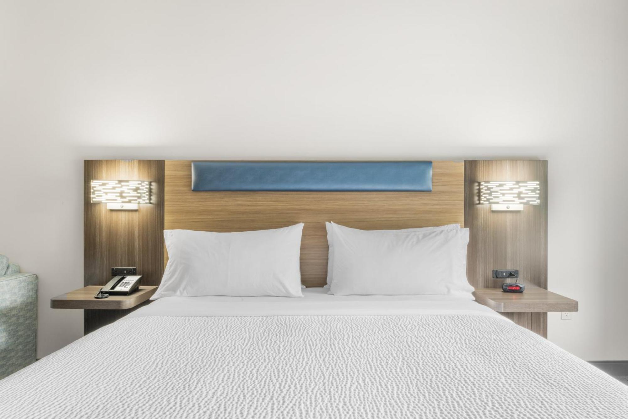 Holiday Inn Express Hartford-Newington By Ihg Exterior foto