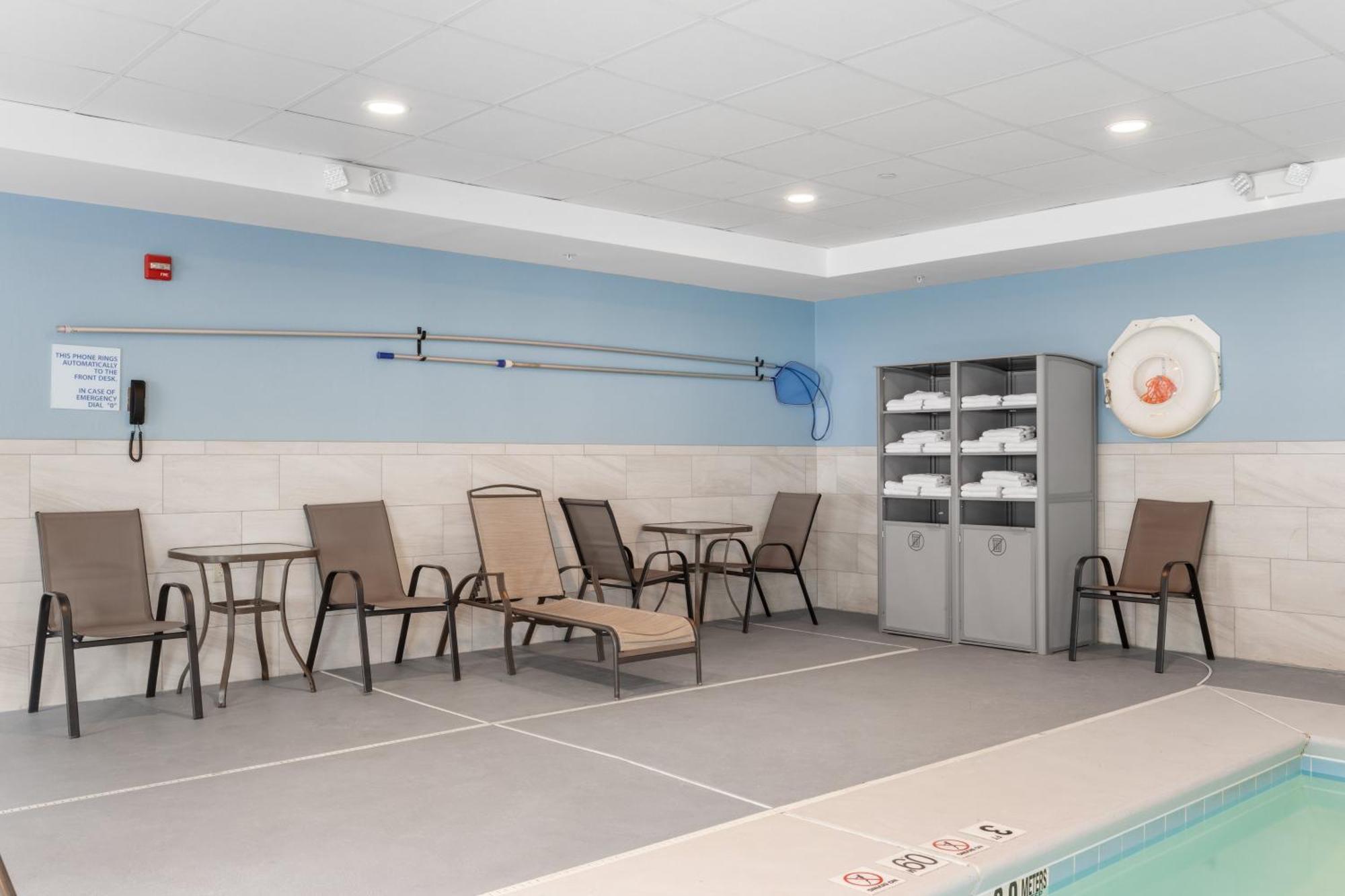 Holiday Inn Express Hartford-Newington By Ihg Exterior foto